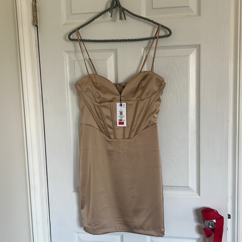 Brand new dress, never worn!